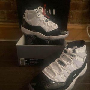 Air Jordan 11 Retro (NEW w/box & receipt)